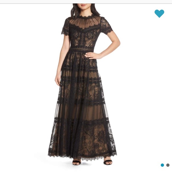 Tadashi Shoji Dresses & Skirts - Lace evening dress
